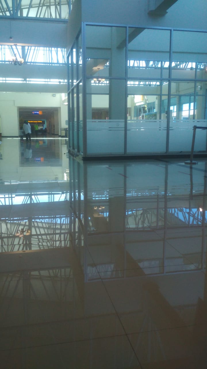 Kontraktor renovasi kantor Makassar dengan desain ruang kerja profesional