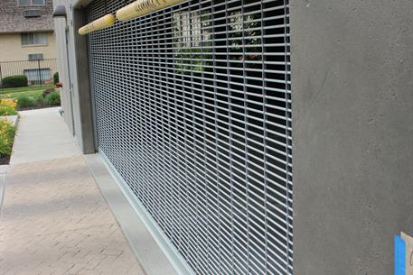 Renovasi rolling door ruko Makassar untuk keamanan toko dan bangunan usaha
