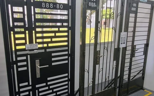 Rel, roda, engsel dan lock untuk pagar hollow