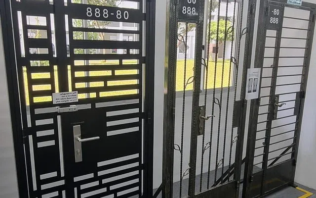 Pagar digunakan berulang kali setiap hari — Pagar untuk Ruko