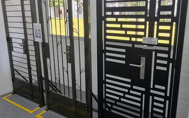 Air dan korosi harus diselesaikan pada detail kecil — Cara Kerja Pagar Otomatis