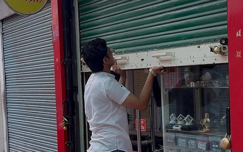 Konsep keseluruhan pintu ruko