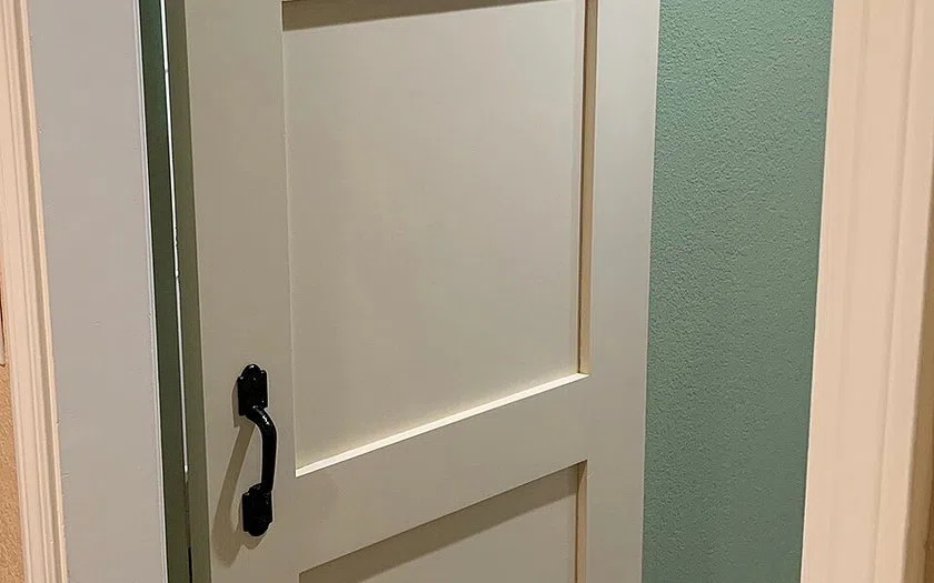 Konsep detail dan pemeriksaan pintu darurat
