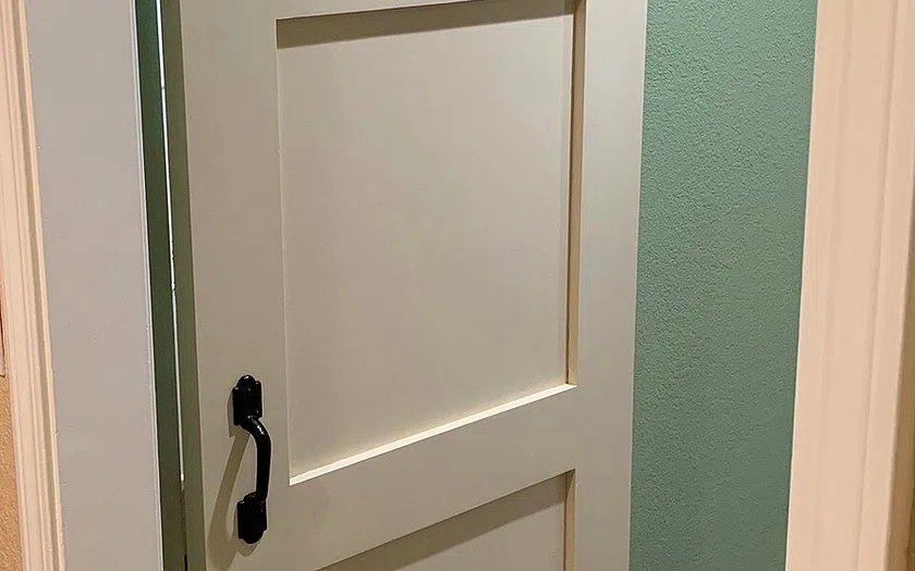 Visual realistis aluminium vs pvc pintu: fungsi, spesifikasi dan kondisi existing