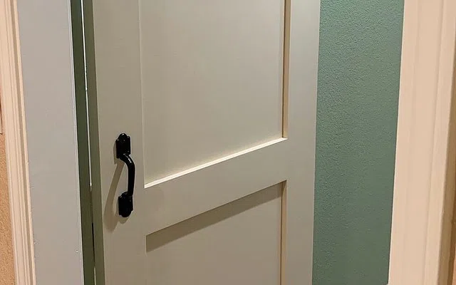 Opening existing perlu diperiksa sebelum fabrikasi — Integrasi Access Control pada Pintu