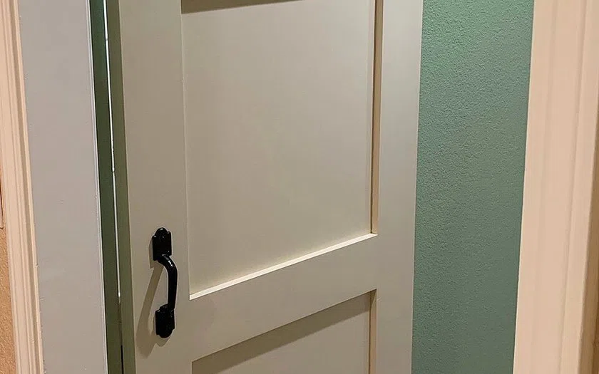 Konsep detail dan pemeriksaan pintu tidak rapat