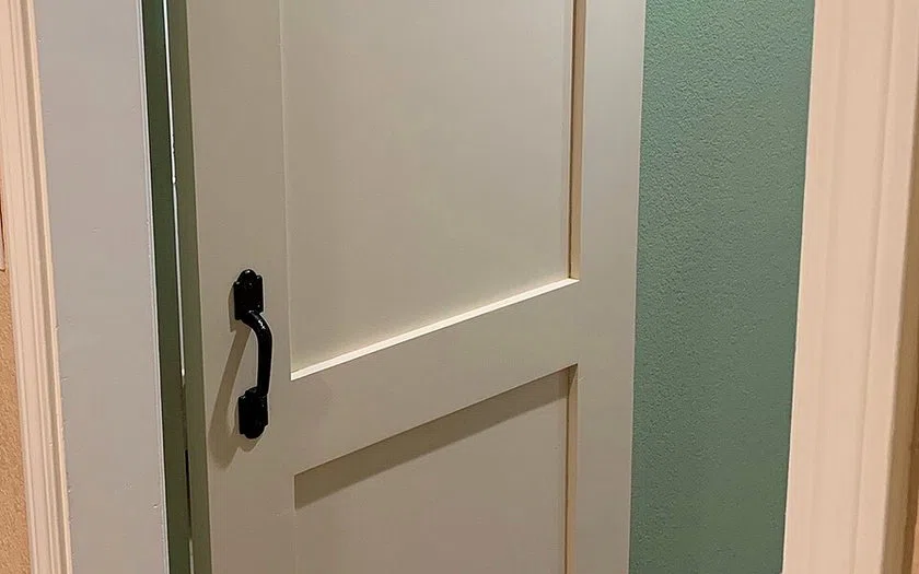 Konsep detail dan pemeriksaan pintu panel hpl